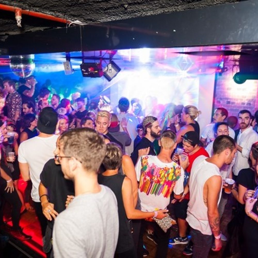 HeapsGay-16Nov14-119cchicksphoto-640x426